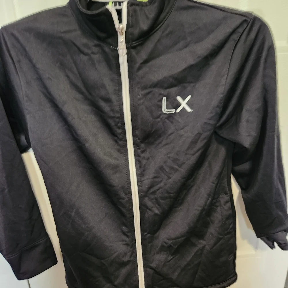 LUX - Picture 2 of 3